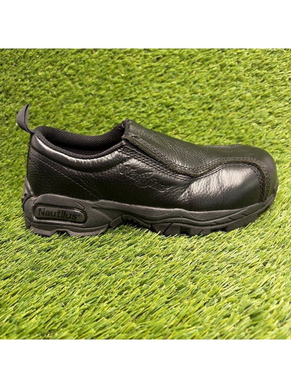 Nautilus N1631 Womens Size 7.5 Black Leather Steel Toe Safety Work Slip-On Shoes